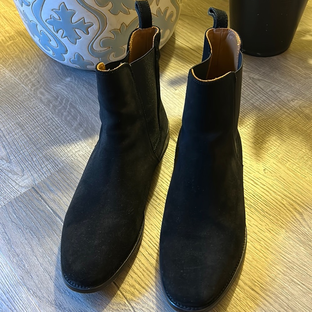 The classic black Chelsea boots for men